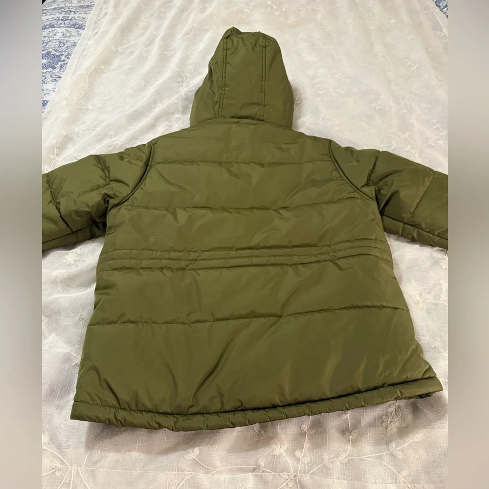 Whales Tail Girl’s Youth Olive Green Hooded Puffer Jacket, Sz medium, NWT.
